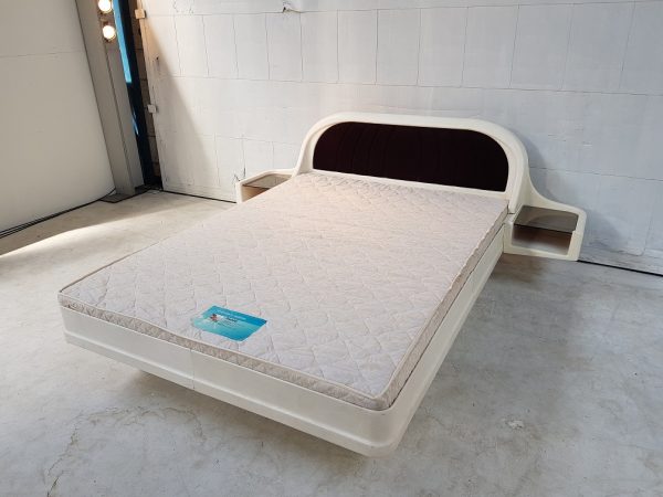 JAMES SECCOMBE PLASTIC MODULAR BED