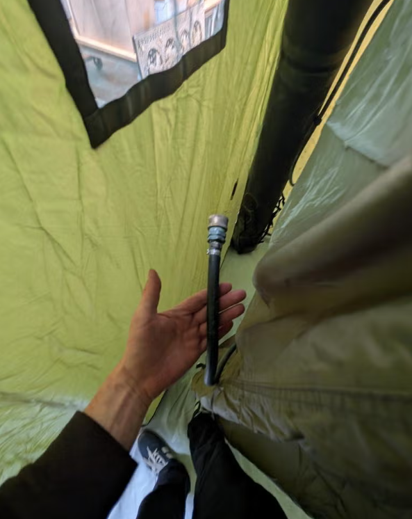 Opblaasbare Legertent met 4 Verwijderbare Douchecabines
