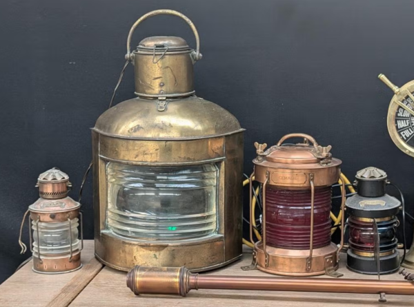 Antieke Scheepsverlichting & Maritieme Decoratie Collectie