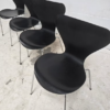 Fritz Hansen series 7 by Arne Jacobsen; 4 vlinder stoelen