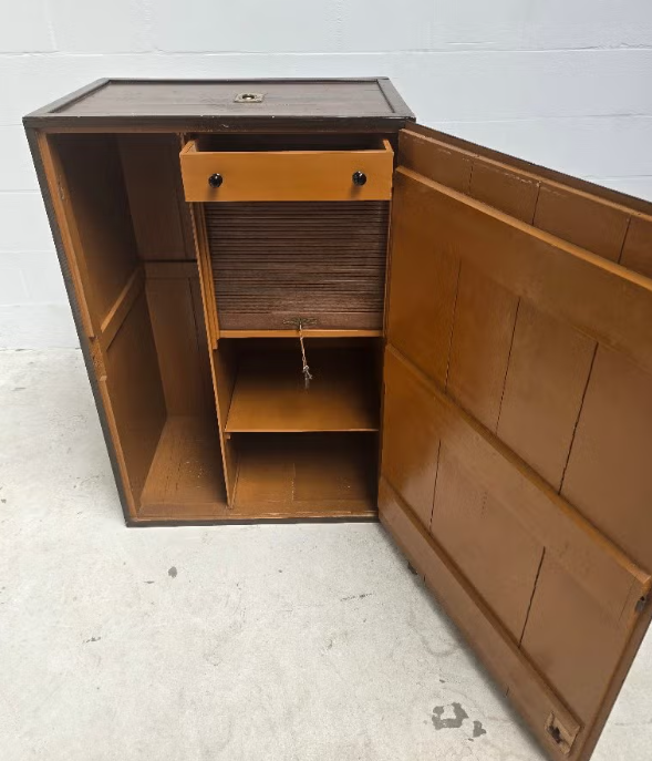 Vintage garderobe kist / kast / reiskist