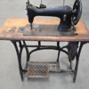 Antieke naaimachine adler